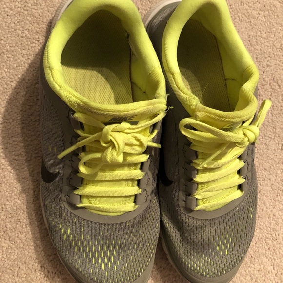 Nike Women’s Sneakers - Picture 3 of 4